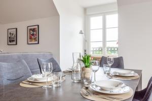 Sur un Nuage by Plaza