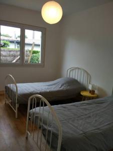 Maisons de vacances L'emeraude : Ares, House, 3 bedrooms : photos des chambres