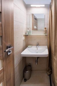 Cozy Market-Square retreat located in the heart of the 10th district