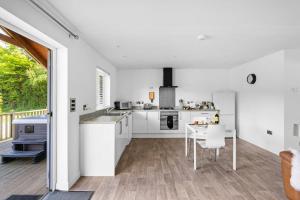 The Clover Lodge, Red Lake Farm Nr Glastonbury