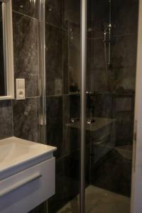 Boho Stil Wohnung mit Flussblick nahe Stadtzentrum