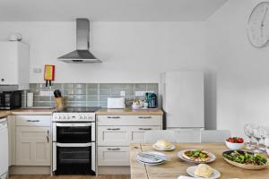 Kingfisher Lodge, Redlake Farm, Nr Glastonbury