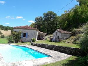 Maisons de vacances Gite Thezels - Piscine privative : photos des chambres