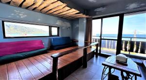 Phòng 4 Người Nhìn Ra Biển (Quadruple Room with Sea View)