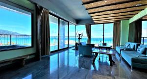 Nhà Nghỉ Dưỡng (Holiday Home)