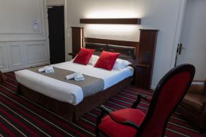 Hotels Hotel De L'univers : photos des chambres