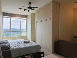 JB City Sunset Studio Paradigm Sutera & UTM Wifi 4pax