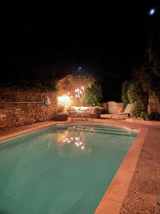 Mas piscine exposition sud Proche Uzès