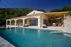 Villa Asteri, Old Skala - Secluded Location - Panoramic Sea Views - Infinity Pool - Old Skala