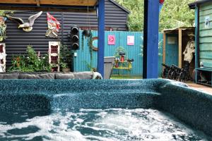 Lakeland Lodge with private Hot Tub and fishing