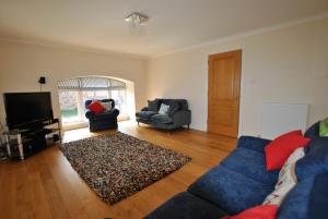 Seaview Steading-spacious home in rural location