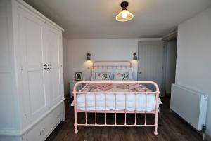 Puffin House- stylish home by the sea