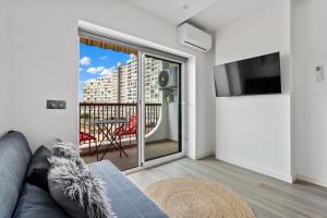 WELCS ESTUDIO 070 EMP frente al Mar