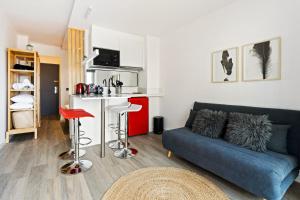 WELCS ESTUDIO 070 EMP frente al Mar