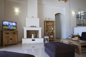 Villa Asteri, Old Skala - Secluded Location - Panoramic Sea Views - Infinity Pool