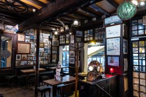 Hotels Hotel De L'univers : photos des chambres