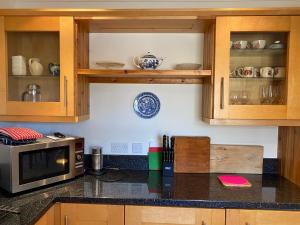Private detached cottage sleeps 4