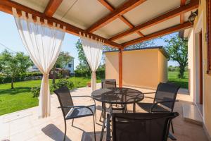 MIMA house with apartments