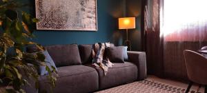 Retro a stylish apartment with a large garden