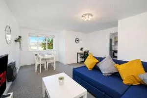 2 bed luxury apartment - Enfield Lock