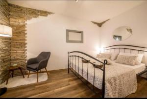 Iron Gates Apartments