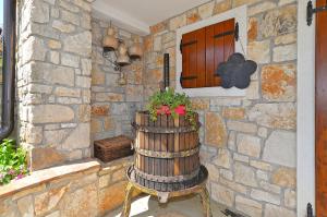 Apartment Biserka 2240