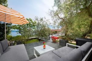 Holiday house LENU with Pool and amazing sea view
