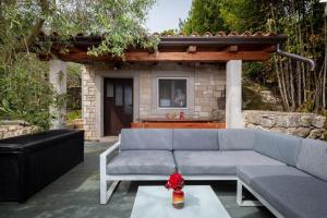 Holiday house LENU with Pool and amazing sea view