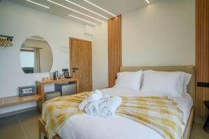 Omnia Deluxe Rooms