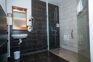 Hotels Hotel De L'univers : photos des chambres