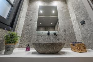 Eleni Zirganou Studios & Apartments