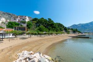 Apartments and Room Jure