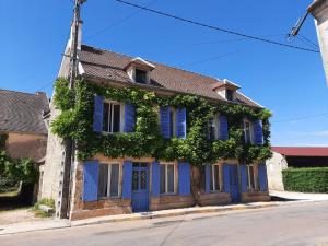 Maisons de vacances Saint-laurent, Spacieux, Agreable Pres De Vezelay : photos des chambres