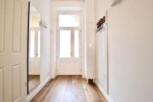 Luxury Apartment by Hi5 - Budapest Broadway (094)