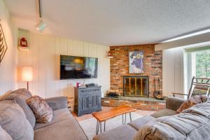 Ski-InandSki-Out Bromley Mtn Condo Wood Fireplace!