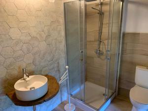Deluxe Double Room with Shower