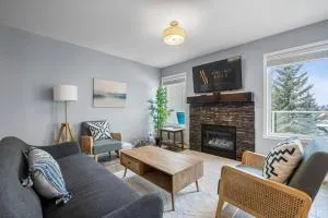 R&R Relaxation Ridge, Private Hot Tub, Spacious - Brisco