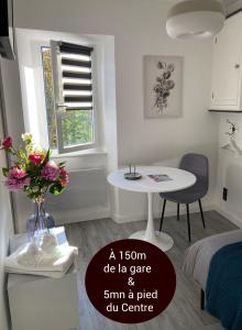 Appartements AUX 4 LOGIS Appart Hotel - Le Flore - Petit dejeuner inclus 1ere nuit : photos des chambres