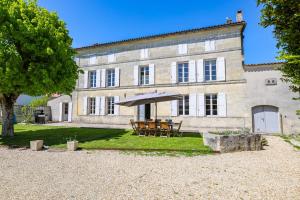 Villas 19th century Charentaise house near Cognac : photos des chambres