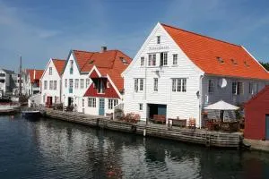 Norneshuset Overnatting - Åkrehamn