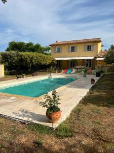 Villas Bastide, maison, villa avec piscine prive proximite Aix en Provence : photos des chambres