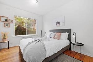 Ground floor one bedroom apartment in South Yarra