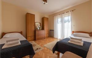 Stunning Apartment In Zadar With Wifi And 3 Bedrooms