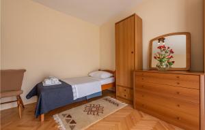 Stunning Apartment In Zadar With Wifi And 3 Bedrooms