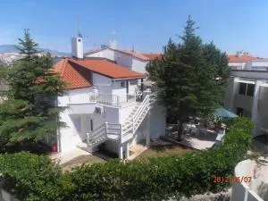 Apartments Febsis - Gajac