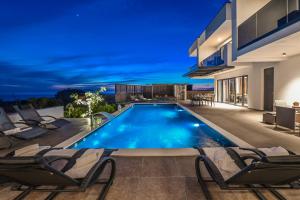 Villa Luna-Private Heated Pool and sauna