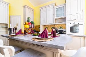 Magnificent King Suite