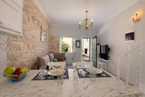 Evis Maisonette