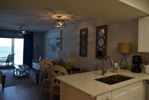 404 Summerlin by Alicia Hollis Realtor Rentals - Open Mar 3rd for 6 Nights