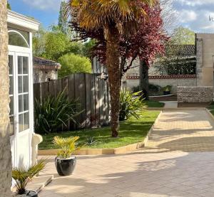 Maisons de vacances Domaine de l'Angelique - Loft avec SPA privatif - Marais poitevin entre Niort et La Rochelle : Maison 1 Chambre